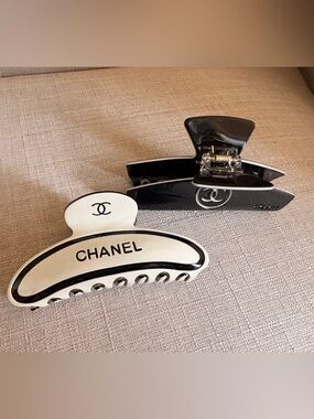 CHANEL Black and Cream Logo Hair Claw Clips Set